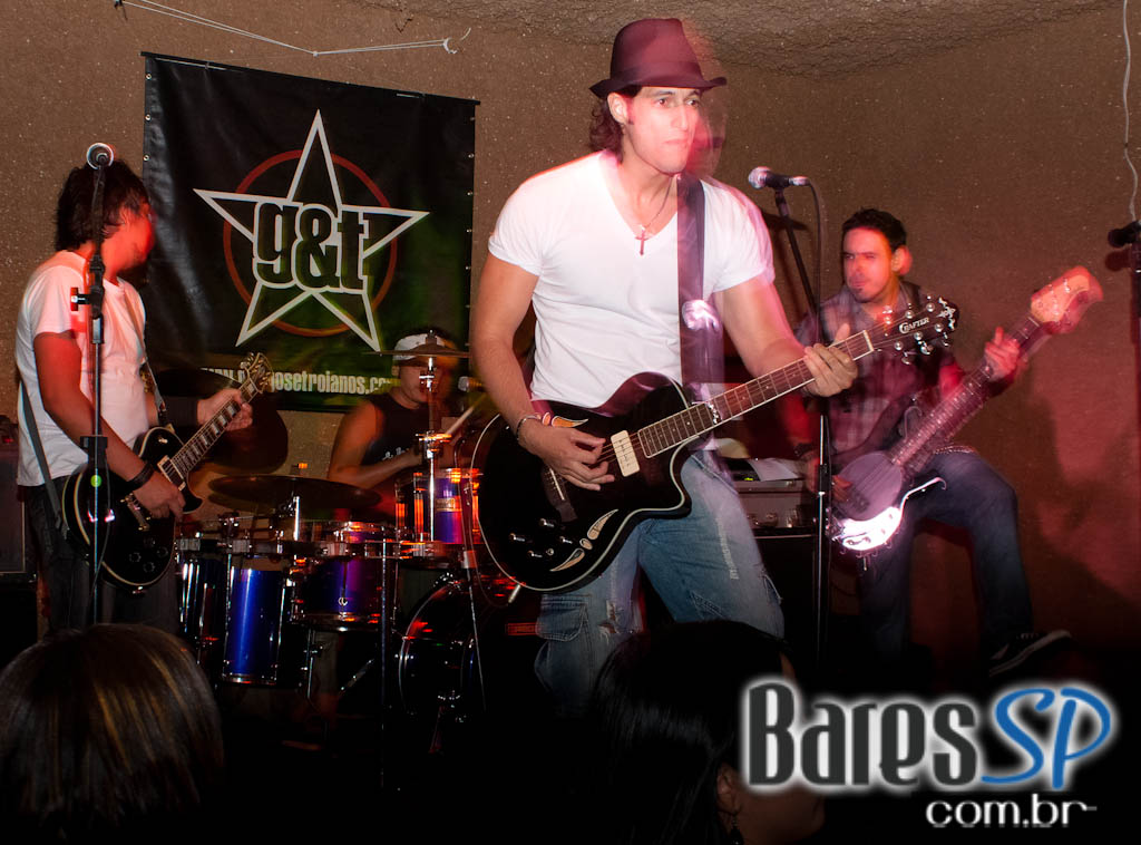 Gregos e Troianos, Sismika, Não Concordo no Café Aurora Gregos e Troianos, Sismika, Não Concordo no Café Aurora