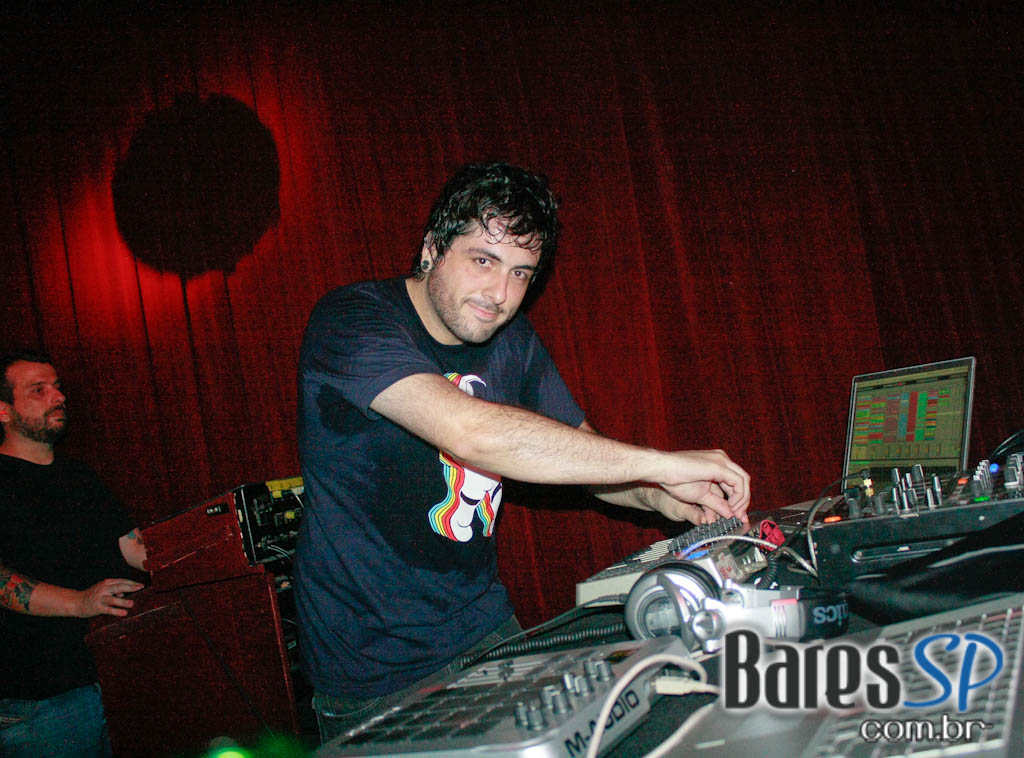 'It's Alive vs Tranqueira Baixaria' no Vegas, na Augusta 'It's Alive vs Tranqueira Baixaria' no Vegas, na Augusta