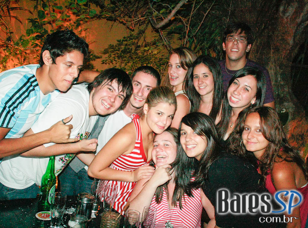 Voz e Violão no Casa do Espeto - Moema Voz e Violão no Casa do Espeto - Moema