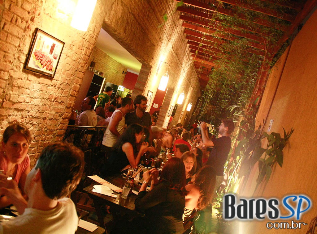 Voz e Violão no Casa do Espeto - Moema Voz e Violão no Casa do Espeto - Moema