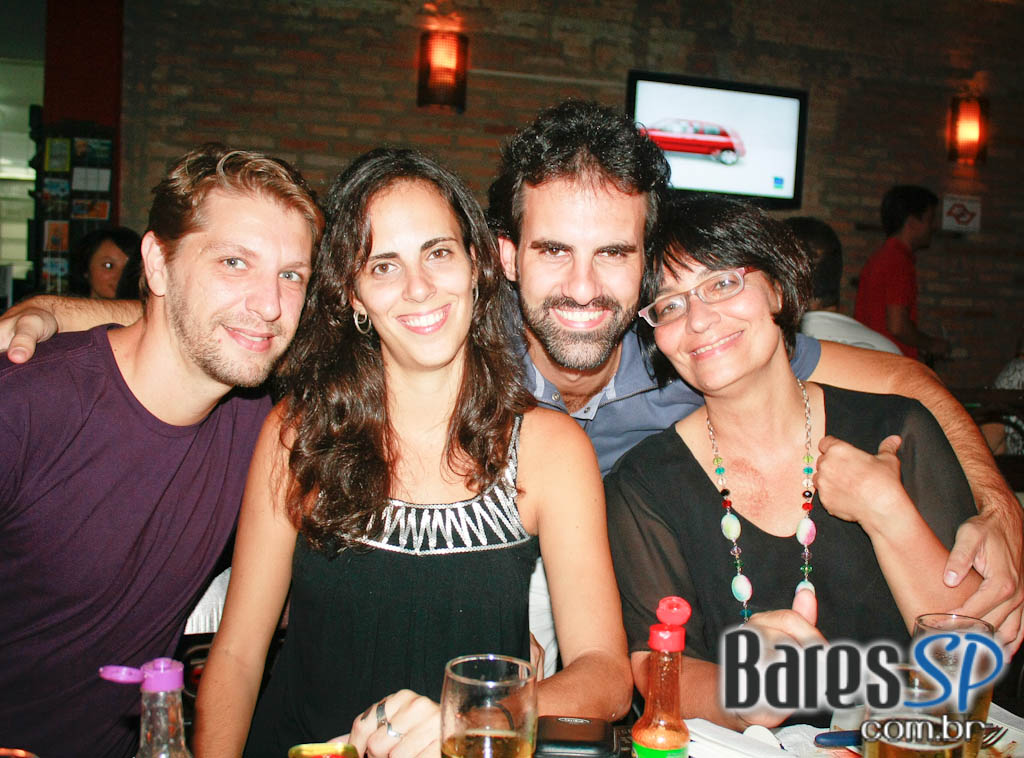 Voz e Violão no Casa do Espeto - Moema Voz e Violão no Casa do Espeto - Moema