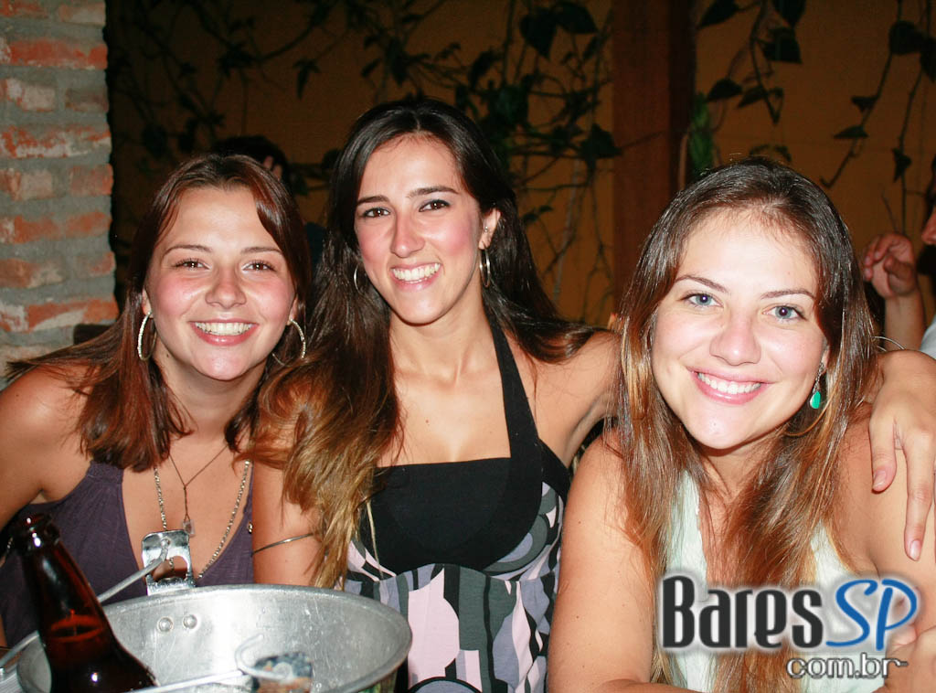 Voz e Violão no Casa do Espeto - Moema Voz e Violão no Casa do Espeto - Moema