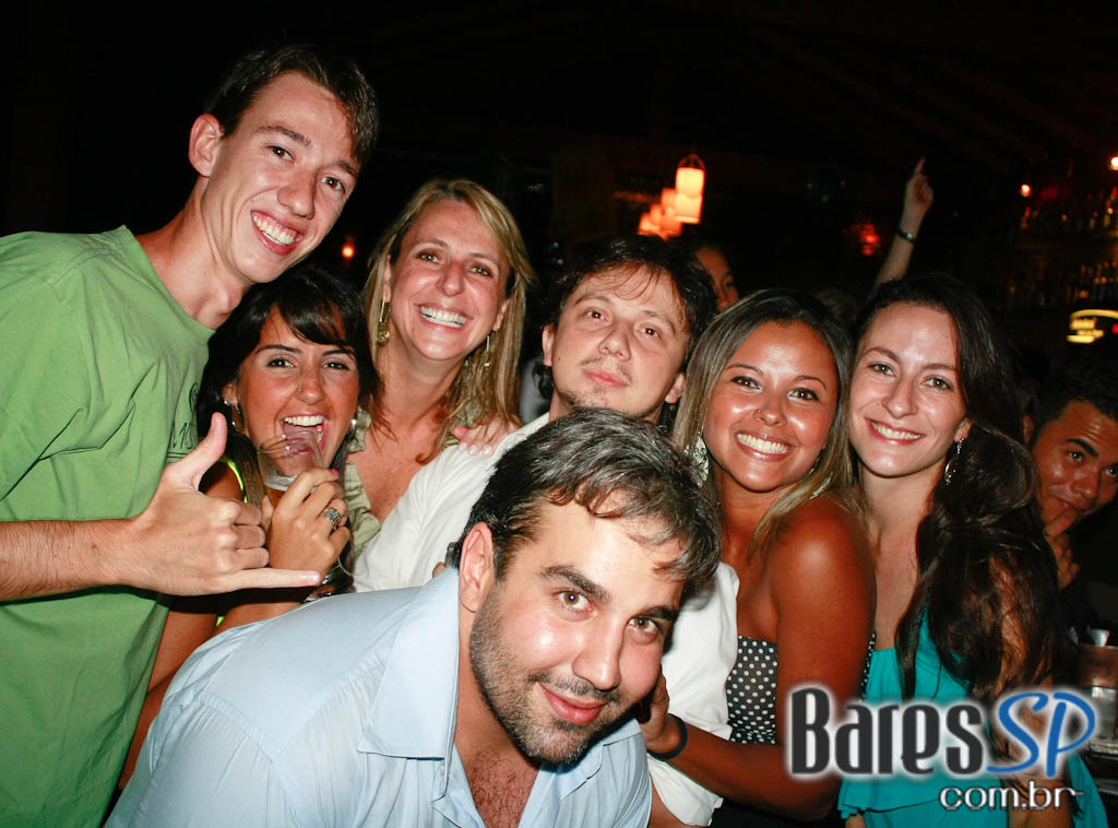 Voz e Violão no Casa do Espeto - Moema Voz e Violão no Casa do Espeto - Moema