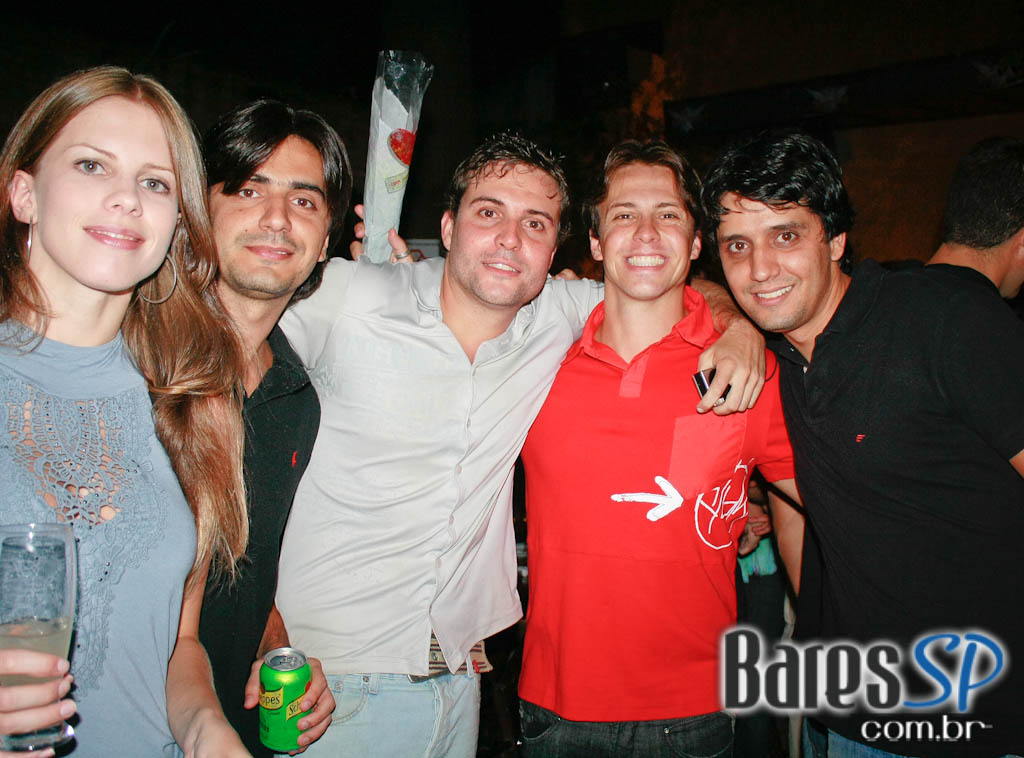 Voz e Violão no Casa do Espeto - Moema Voz e Violão no Casa do Espeto - Moema