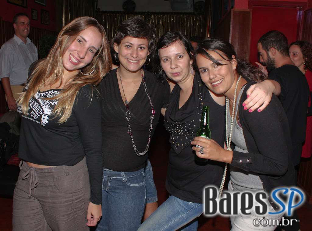 'Baile Veneno' no Astronete, centro de São Paulo 'Baile Veneno' no Astronete, centro de São Paulo