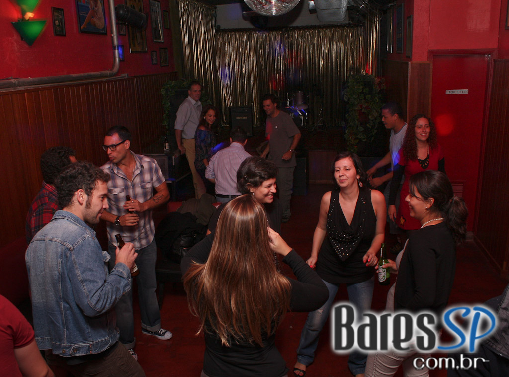 'Baile Veneno' no Astronete, centro de São Paulo 'Baile Veneno' no Astronete, centro de São Paulo