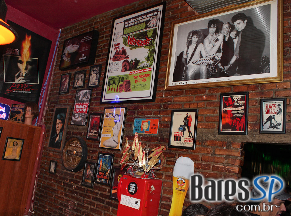 'Baile Veneno' no Astronete, centro de São Paulo 'Baile Veneno' no Astronete, centro de São Paulo