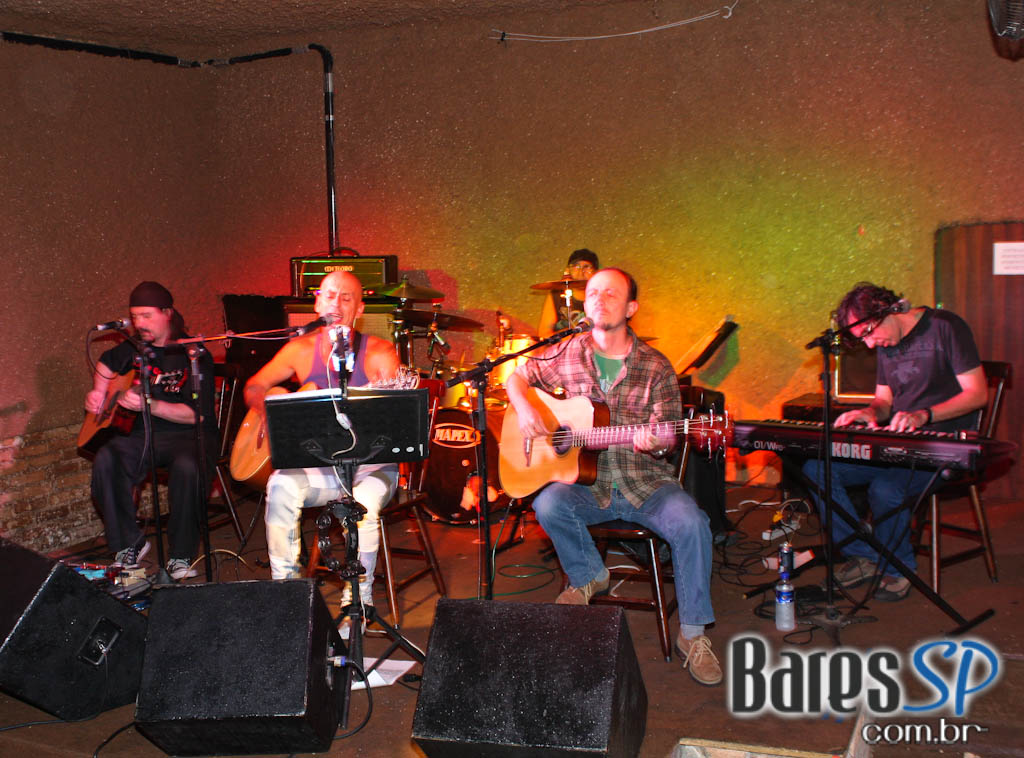 Banda Capitão no Café Aurora Banda Capitão no Café Aurora