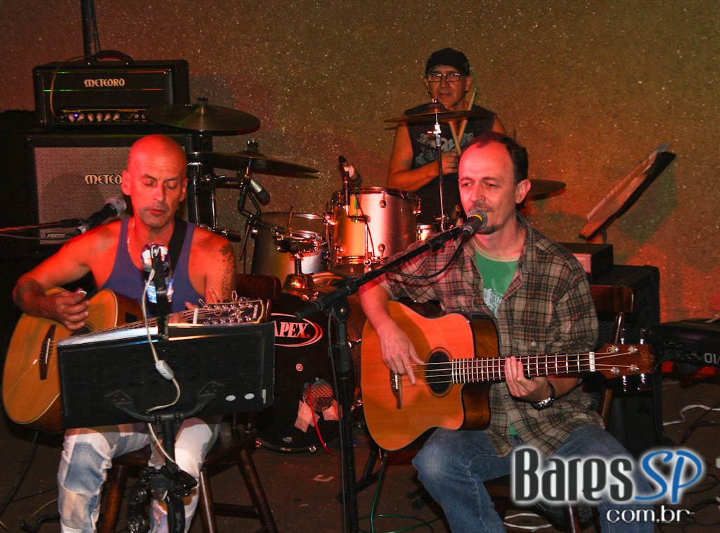 Banda Capitão no Café Aurora Banda Capitão no Café Aurora