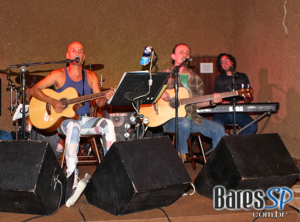 Banda Capitão no Café Aurora Banda Capitão no Café Aurora