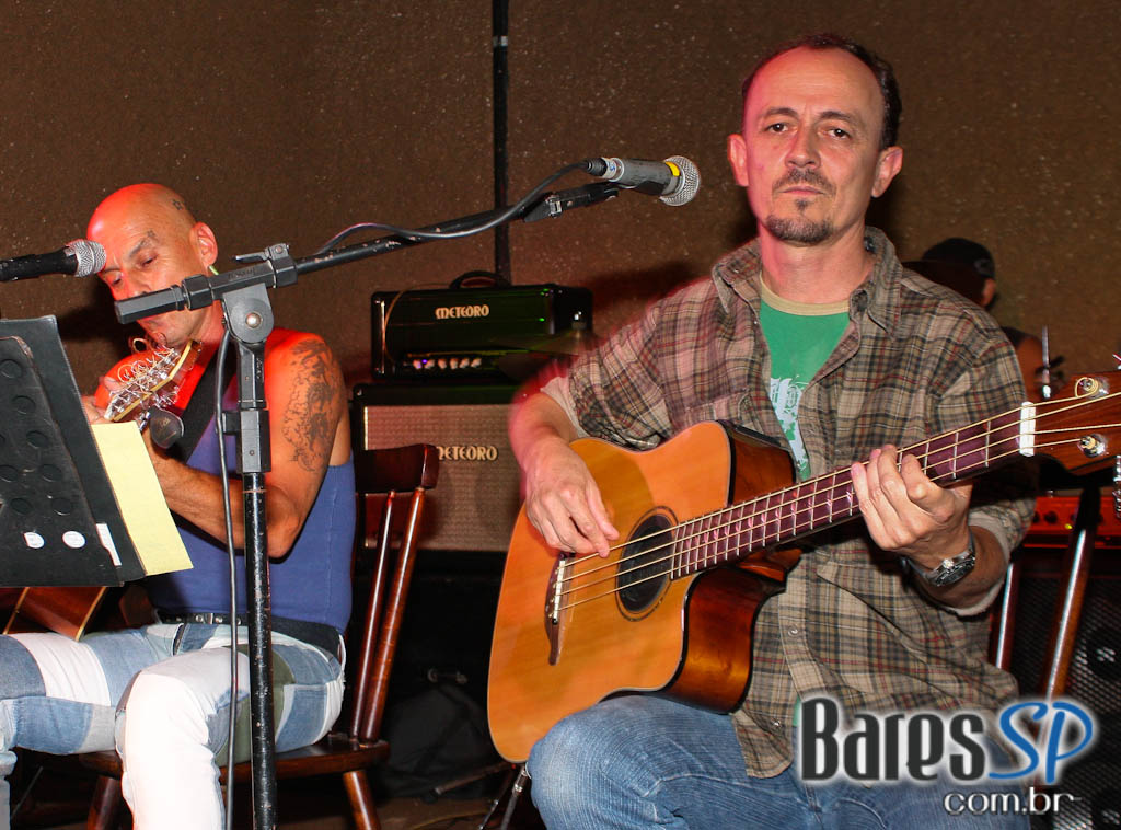 Banda Capitão no Café Aurora Banda Capitão no Café Aurora