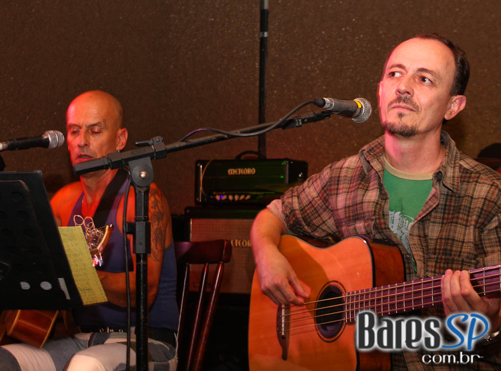 Banda Capitão no Café Aurora Banda Capitão no Café Aurora