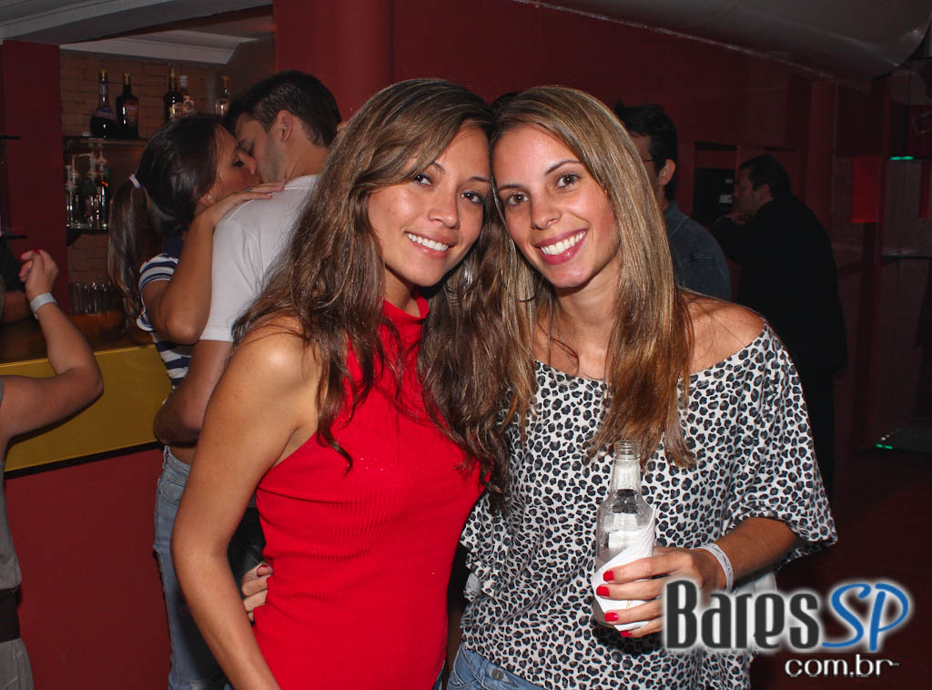 Gabbo Venutti, Esdras e show de pop rock no Divino Pub Gabbo Venutti, Esdras e show de pop rock no Divino Pub