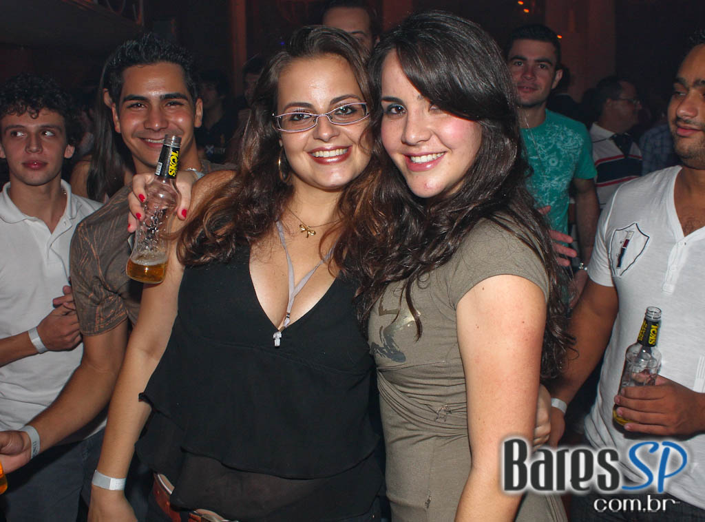 Gabbo Venutti, Esdras e show de pop rock no Divino Pub Gabbo Venutti, Esdras e show de pop rock no Divino Pub