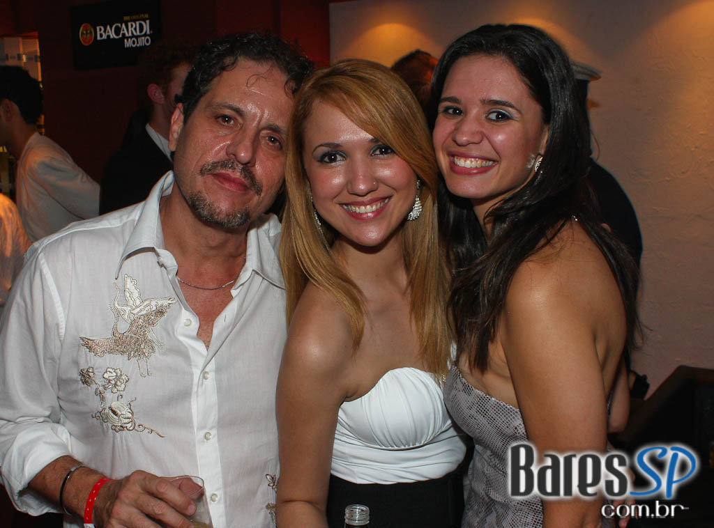 Gabbo Venutti, Esdras e show de pop rock no Divino Pub Gabbo Venutti, Esdras e show de pop rock no Divino Pub