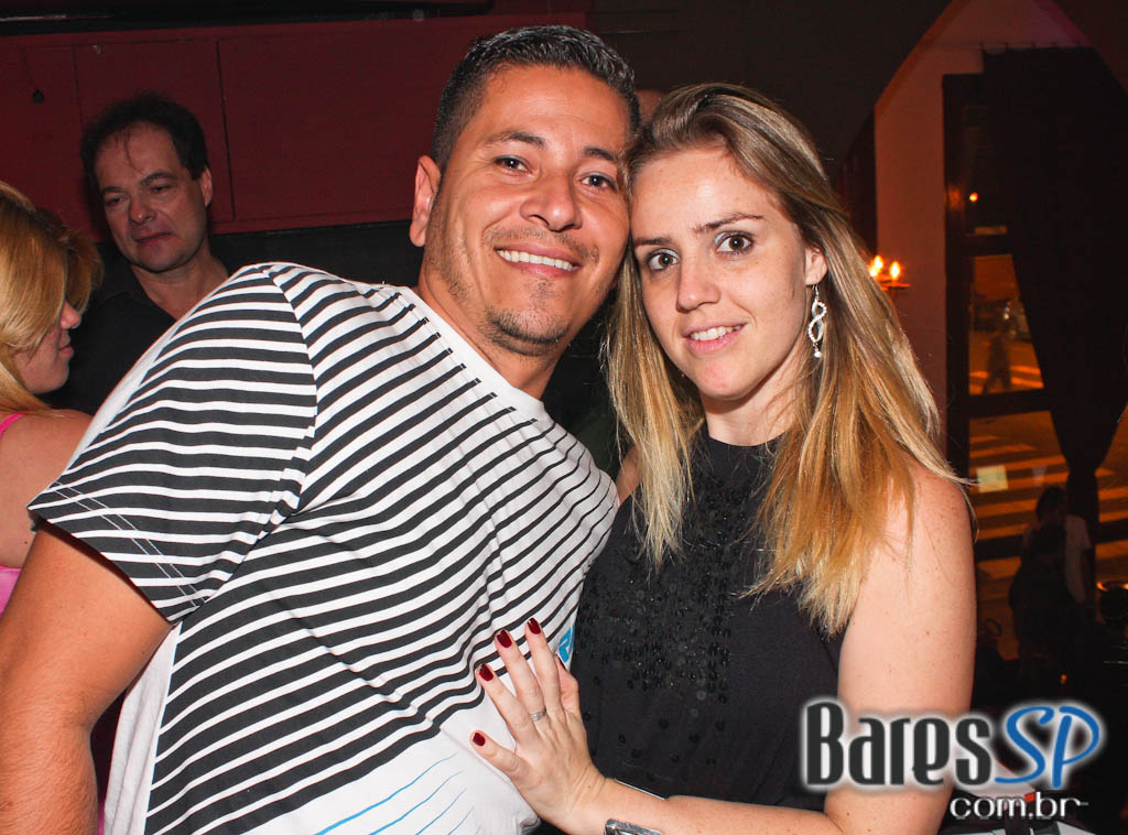 Gabbo Venutti, Esdras e show de pop rock no Divino Pub Gabbo Venutti, Esdras e show de pop rock no Divino Pub
