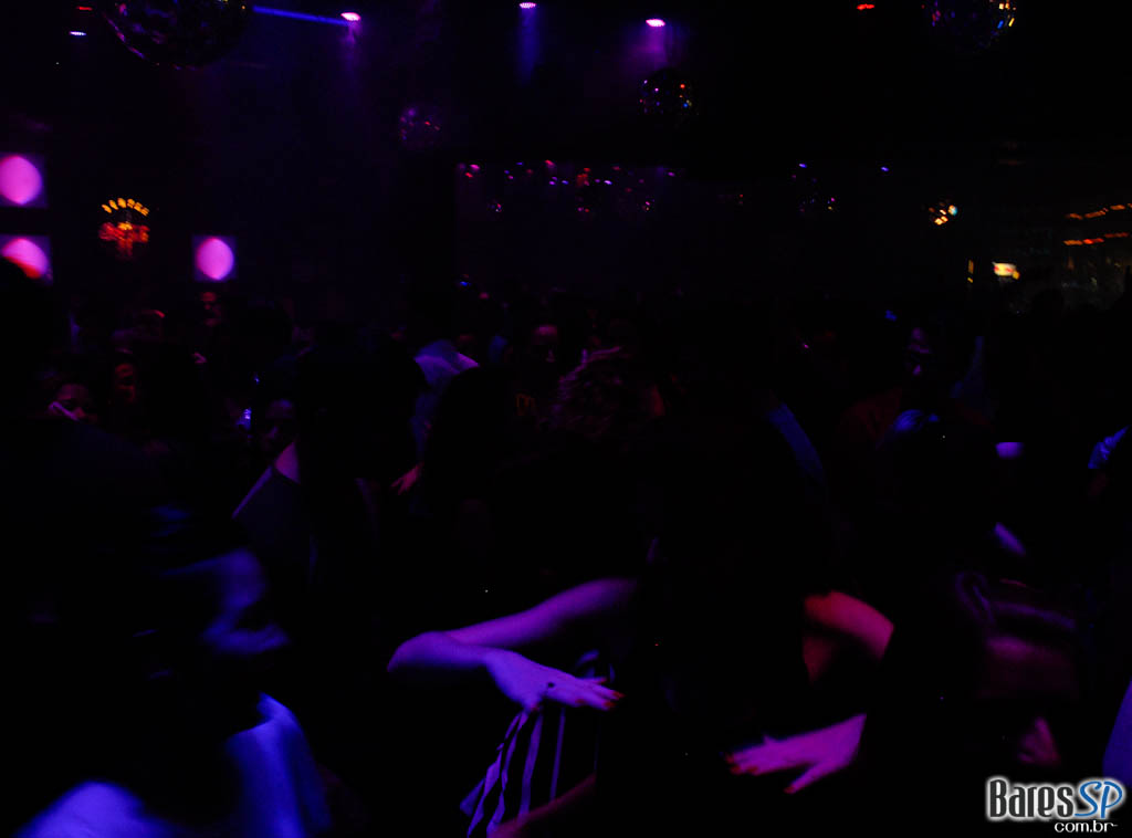 Noite da Paçoca Quem comer a maior quantidade de paçoca na noite vai ganhar um combo de Red Label + 6 RedBull, vai encarar??? Noite da Paçoca Quem comer a maior quantidade de paçoca na noite vai ganhar um combo de Red Label + 6 RedBull, vai encarar???