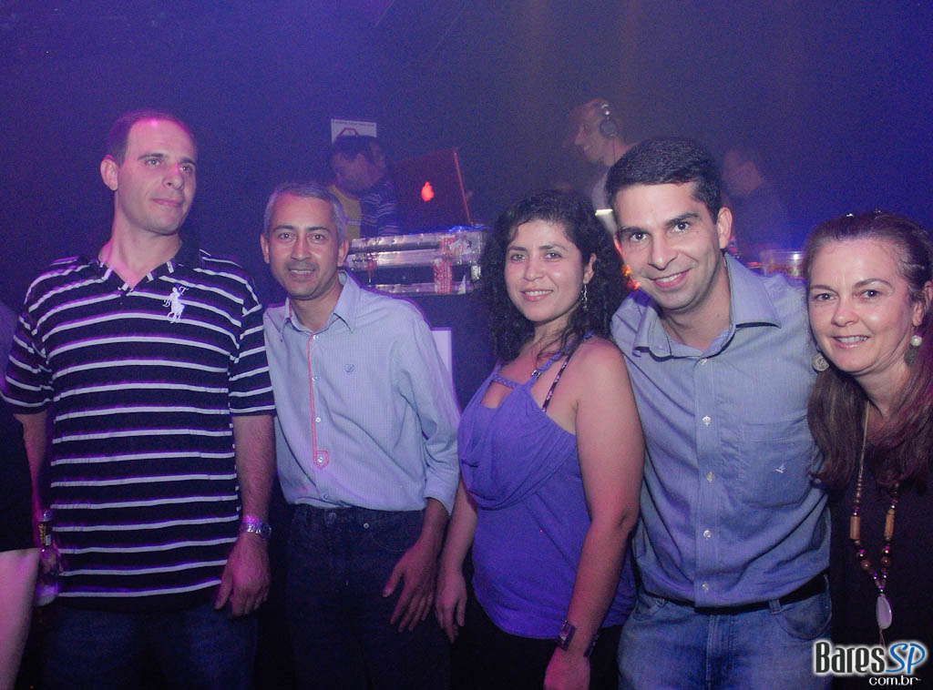 Noite da Paçoca Quem comer a maior quantidade de paçoca na noite vai ganhar um combo de Red Label + 6 RedBull, vai encarar??? Noite da Paçoca Quem comer a maior quantidade de paçoca na noite vai ganhar um combo de Red Label + 6 RedBull, vai encarar???