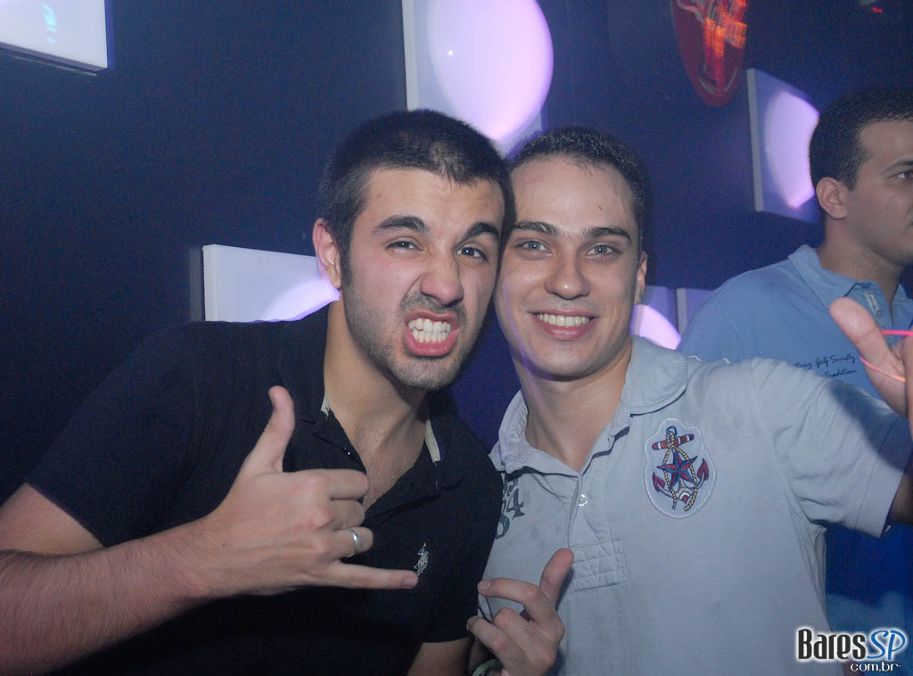 Noite da Paçoca Quem comer a maior quantidade de paçoca na noite vai ganhar um combo de Red Label + 6 RedBull, vai encarar??? Noite da Paçoca Quem comer a maior quantidade de paçoca na noite vai ganhar um combo de Red Label + 6 RedBull, vai encarar???