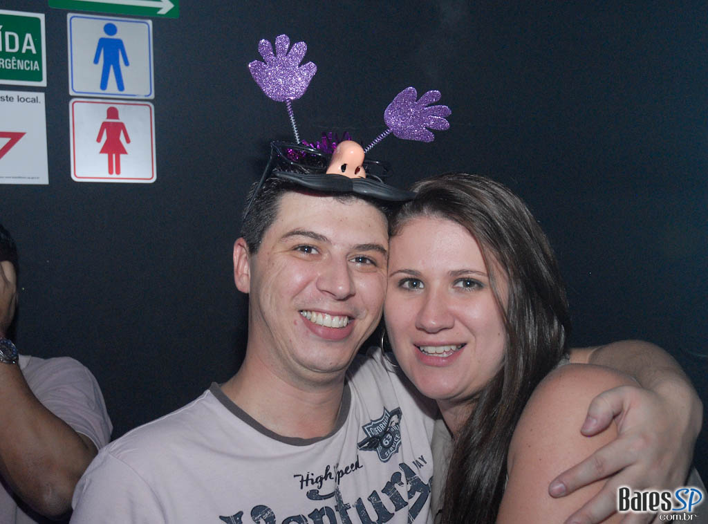 Noite da Paçoca Quem comer a maior quantidade de paçoca na noite vai ganhar um combo de Red Label + 6 RedBull, vai encarar??? Noite da Paçoca Quem comer a maior quantidade de paçoca na noite vai ganhar um combo de Red Label + 6 RedBull, vai encarar???