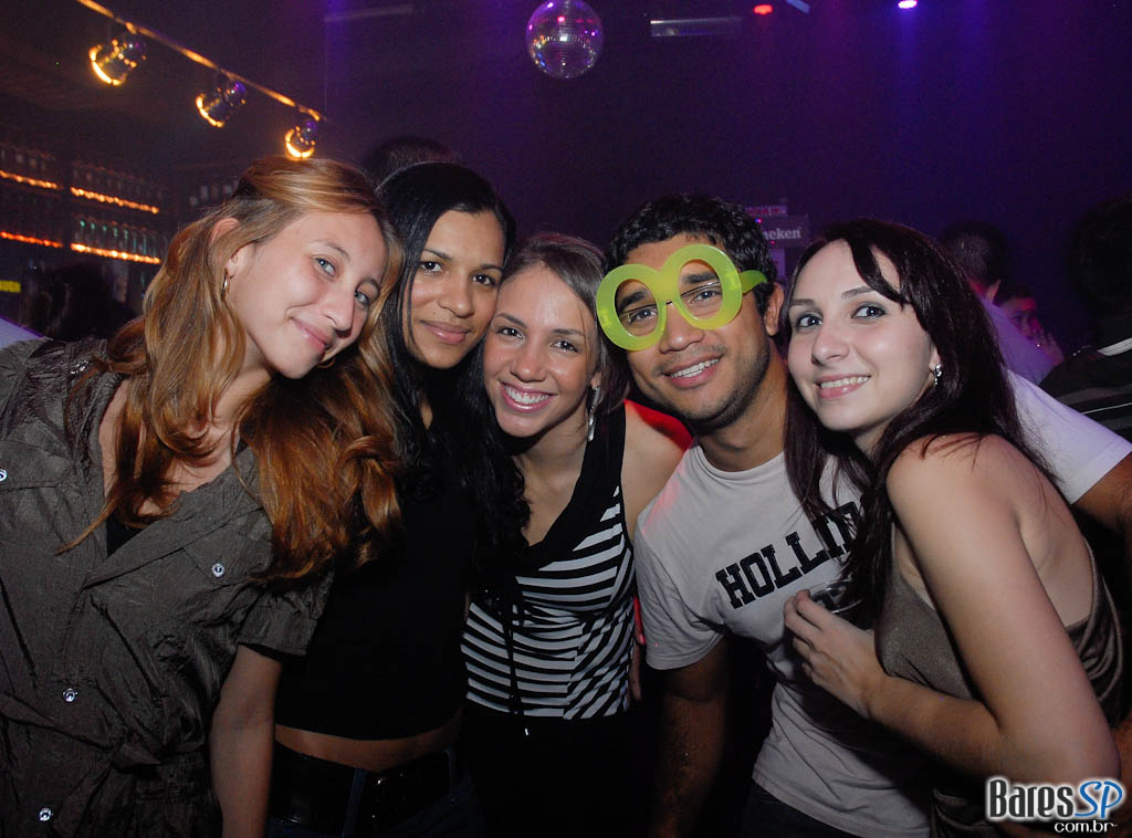 Noite da Paçoca Quem comer a maior quantidade de paçoca na noite vai ganhar um combo de Red Label + 6 RedBull, vai encarar??? Noite da Paçoca Quem comer a maior quantidade de paçoca na noite vai ganhar um combo de Red Label + 6 RedBull, vai encarar???