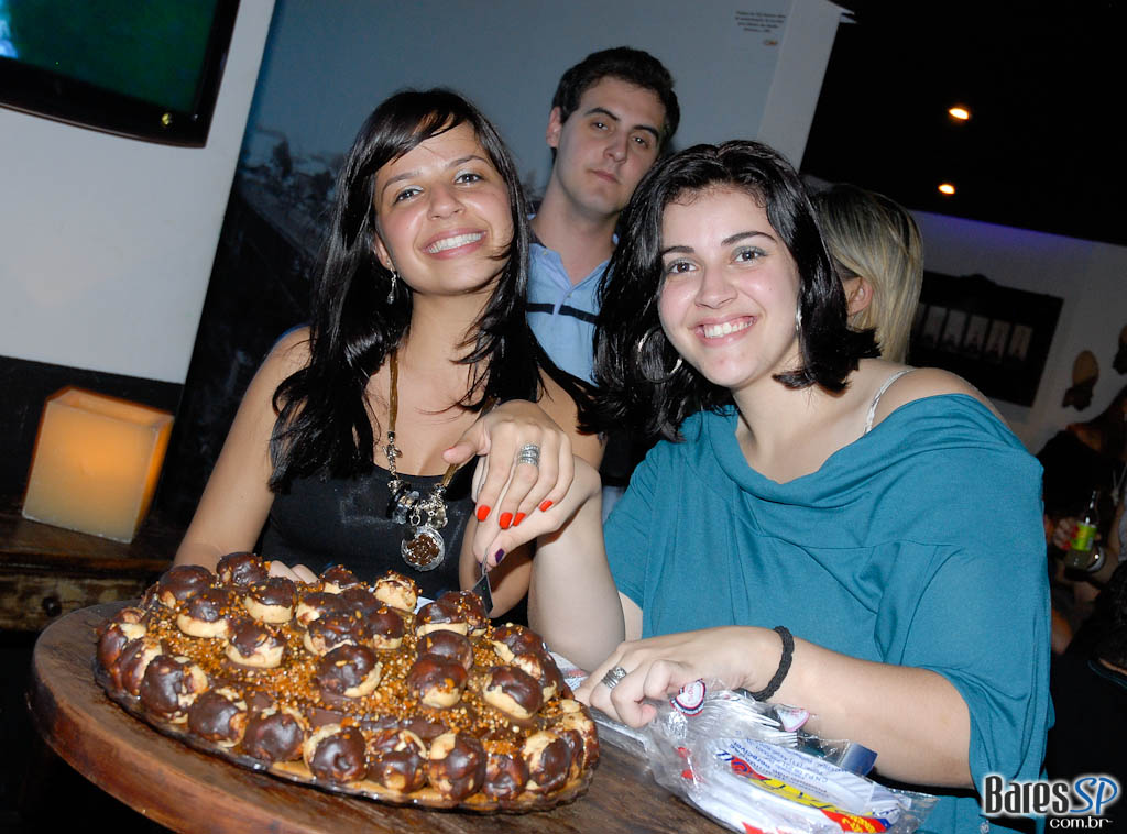 Noite da Paçoca Quem comer a maior quantidade de paçoca na noite vai ganhar um combo de Red Label + 6 RedBull, vai encarar??? Noite da Paçoca Quem comer a maior quantidade de paçoca na noite vai ganhar um combo de Red Label + 6 RedBull, vai encarar???