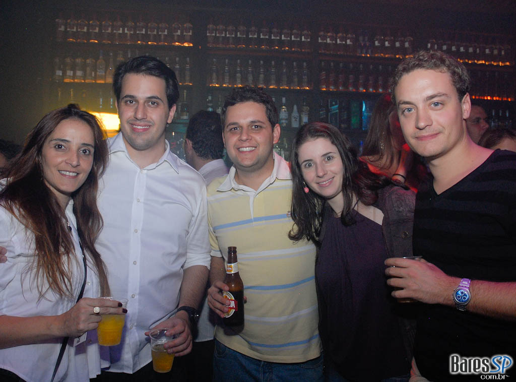 Noite da Paçoca Quem comer a maior quantidade de paçoca na noite vai ganhar um combo de Red Label + 6 RedBull, vai encarar??? Noite da Paçoca Quem comer a maior quantidade de paçoca na noite vai ganhar um combo de Red Label + 6 RedBull, vai encarar???