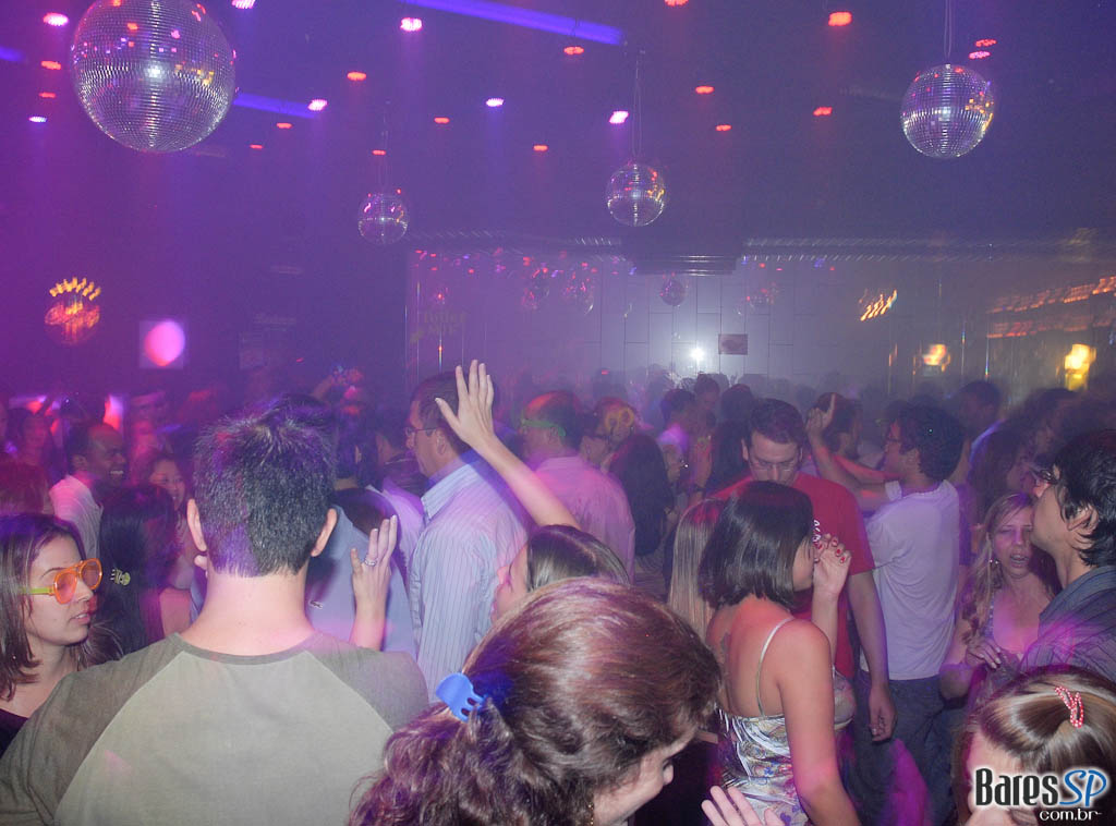 Noite da Paçoca Quem comer a maior quantidade de paçoca na noite vai ganhar um combo de Red Label + 6 RedBull, vai encarar??? Noite da Paçoca Quem comer a maior quantidade de paçoca na noite vai ganhar um combo de Red Label + 6 RedBull, vai encarar???