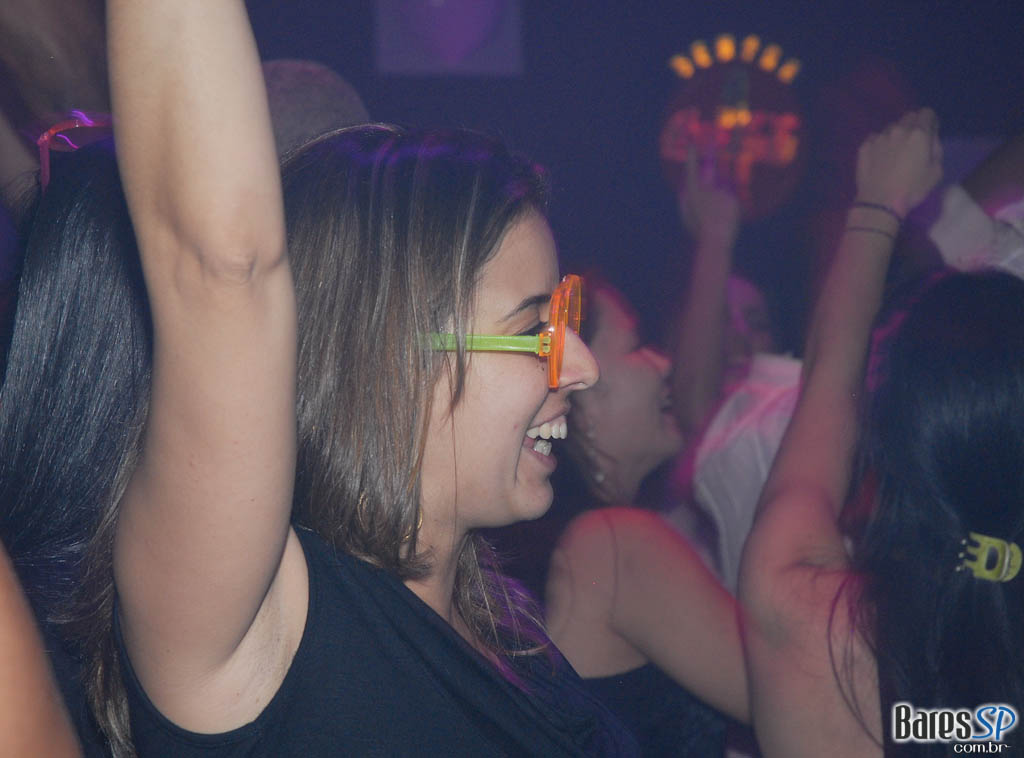 Noite da Paçoca Quem comer a maior quantidade de paçoca na noite vai ganhar um combo de Red Label + 6 RedBull, vai encarar??? Noite da Paçoca Quem comer a maior quantidade de paçoca na noite vai ganhar um combo de Red Label + 6 RedBull, vai encarar???