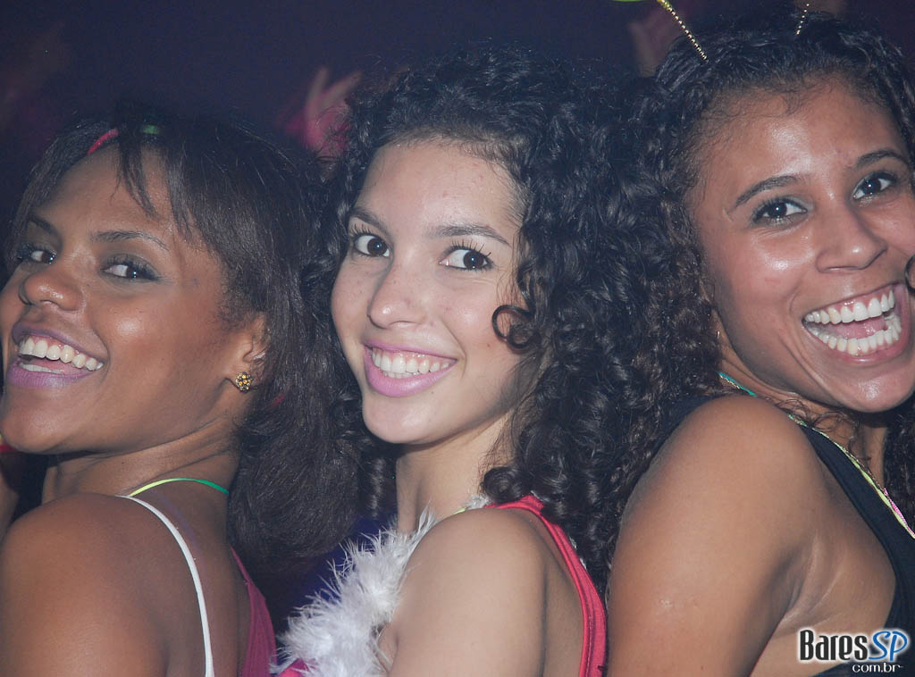 Noite da Paçoca Quem comer a maior quantidade de paçoca na noite vai ganhar um combo de Red Label + 6 RedBull, vai encarar??? Noite da Paçoca Quem comer a maior quantidade de paçoca na noite vai ganhar um combo de Red Label + 6 RedBull, vai encarar???