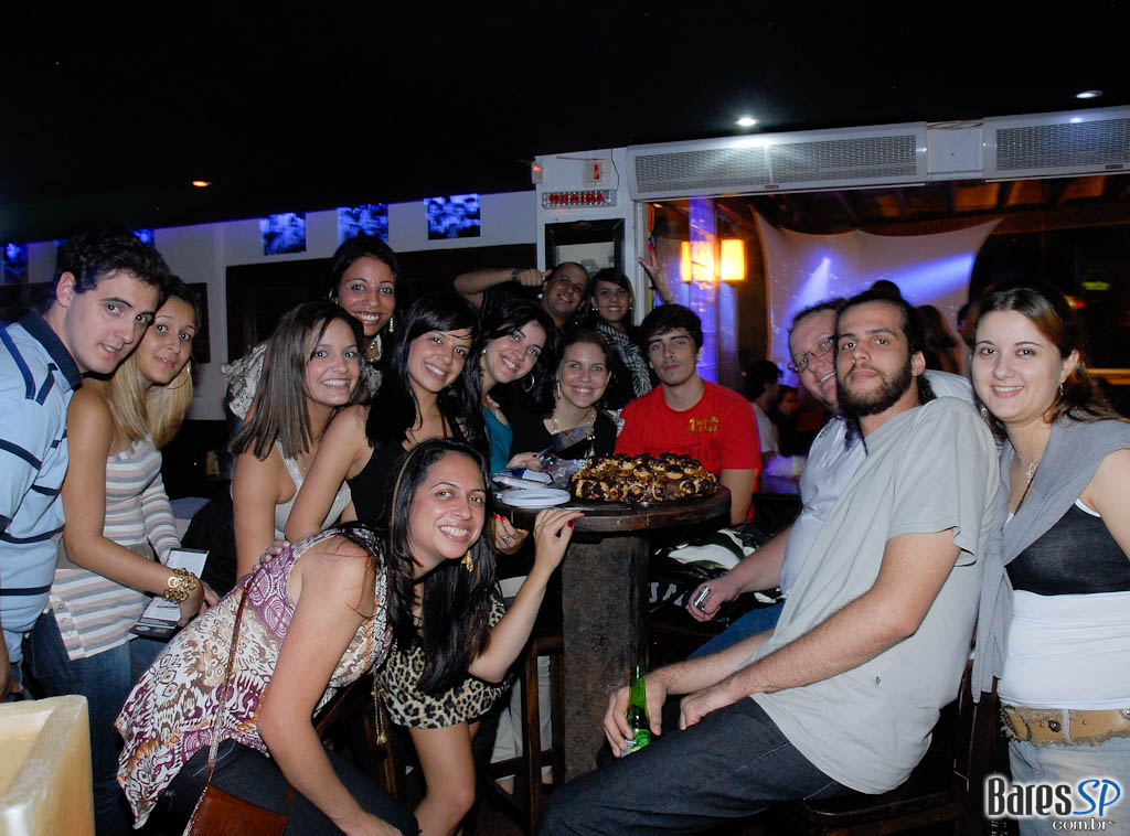 Noite da Paçoca Quem comer a maior quantidade de paçoca na noite vai ganhar um combo de Red Label + 6 RedBull, vai encarar??? Noite da Paçoca Quem comer a maior quantidade de paçoca na noite vai ganhar um combo de Red Label + 6 RedBull, vai encarar???