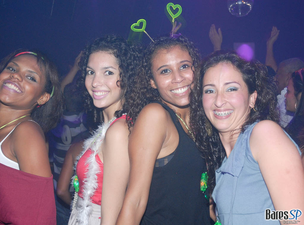 Noite da Paçoca Quem comer a maior quantidade de paçoca na noite vai ganhar um combo de Red Label + 6 RedBull, vai encarar??? Noite da Paçoca Quem comer a maior quantidade de paçoca na noite vai ganhar um combo de Red Label + 6 RedBull, vai encarar???