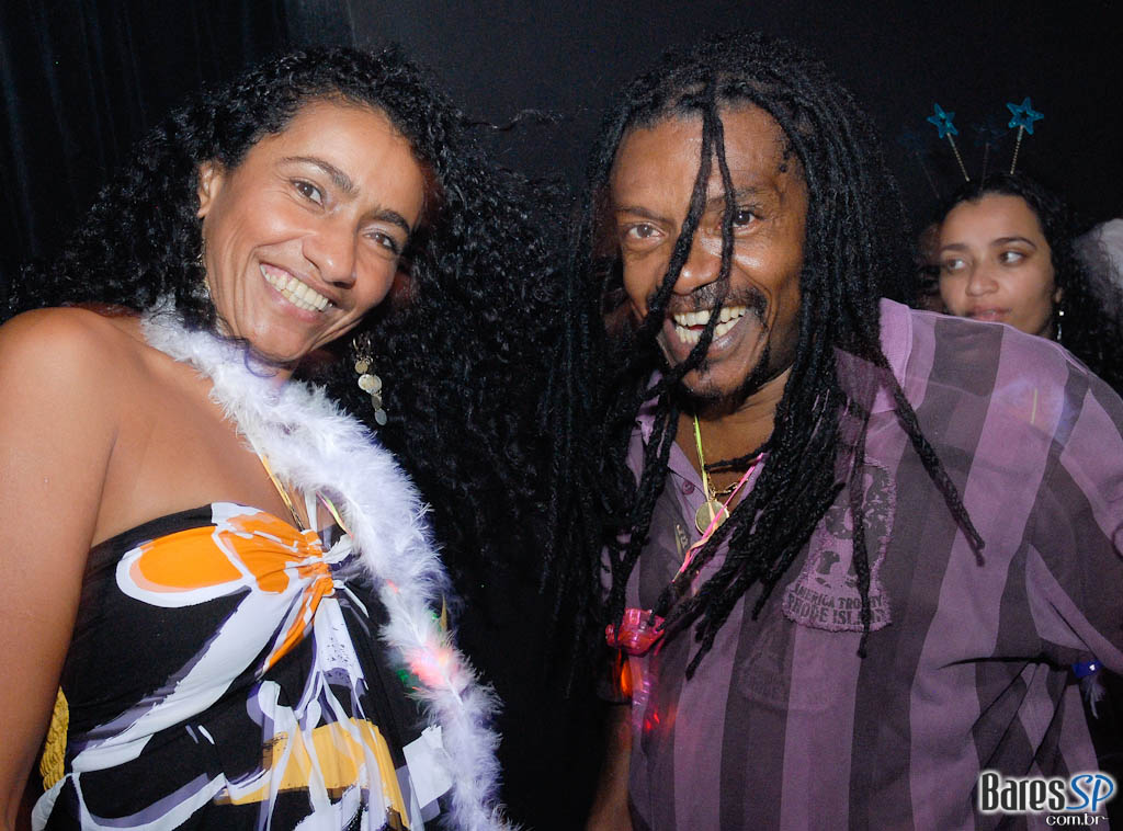 Noite da Paçoca Quem comer a maior quantidade de paçoca na noite vai ganhar um combo de Red Label + 6 RedBull, vai encarar??? Noite da Paçoca Quem comer a maior quantidade de paçoca na noite vai ganhar um combo de Red Label + 6 RedBull, vai encarar???