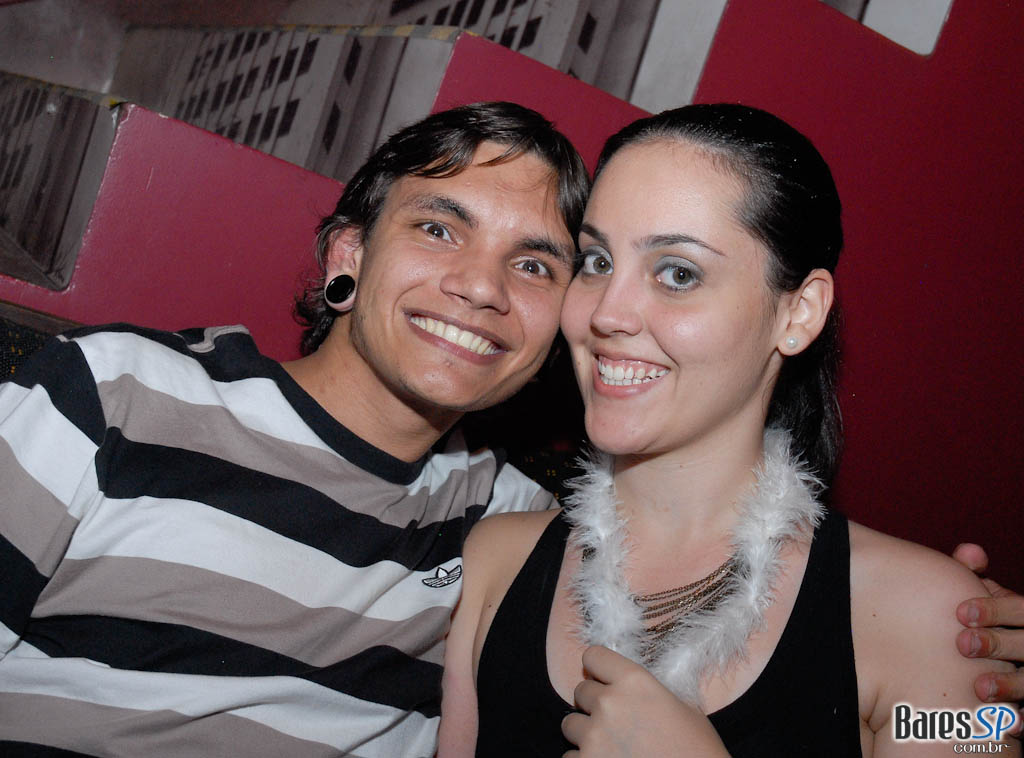 Noite da Paçoca Quem comer a maior quantidade de paçoca na noite vai ganhar um combo de Red Label + 6 RedBull, vai encarar??? Noite da Paçoca Quem comer a maior quantidade de paçoca na noite vai ganhar um combo de Red Label + 6 RedBull, vai encarar???