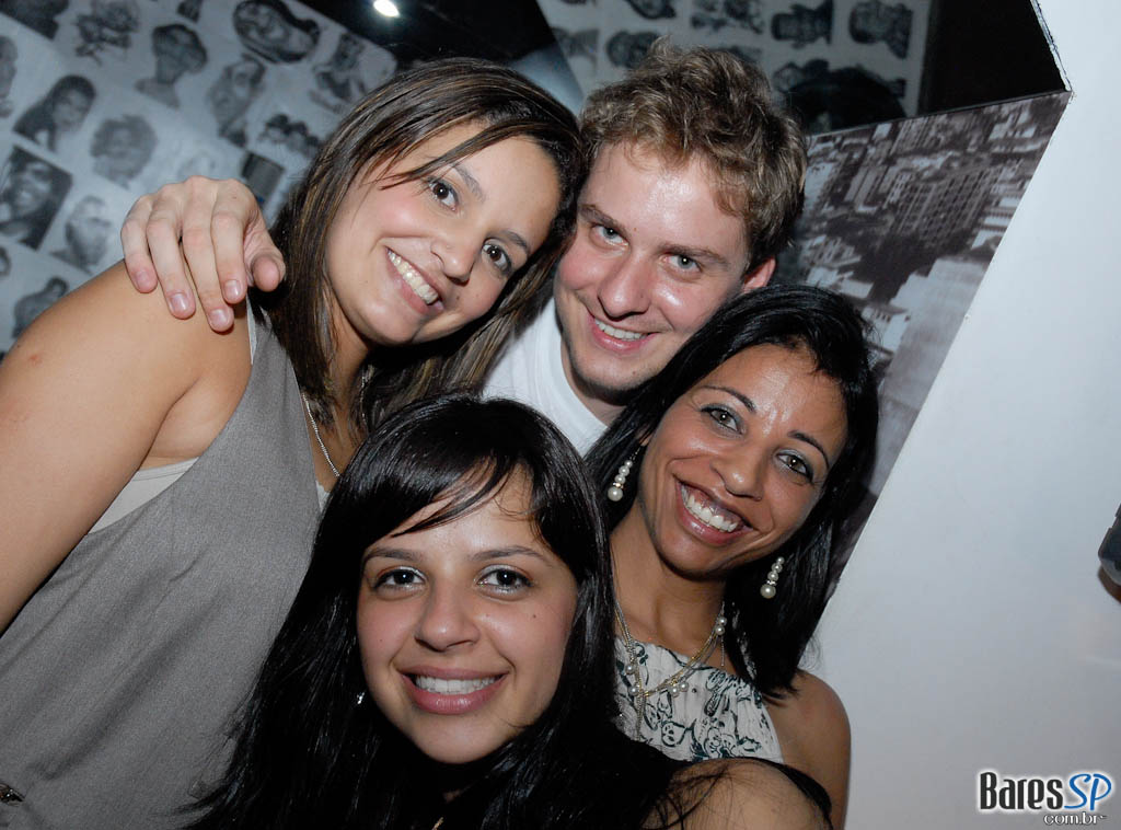 Noite da Paçoca Quem comer a maior quantidade de paçoca na noite vai ganhar um combo de Red Label + 6 RedBull, vai encarar??? Noite da Paçoca Quem comer a maior quantidade de paçoca na noite vai ganhar um combo de Red Label + 6 RedBull, vai encarar???