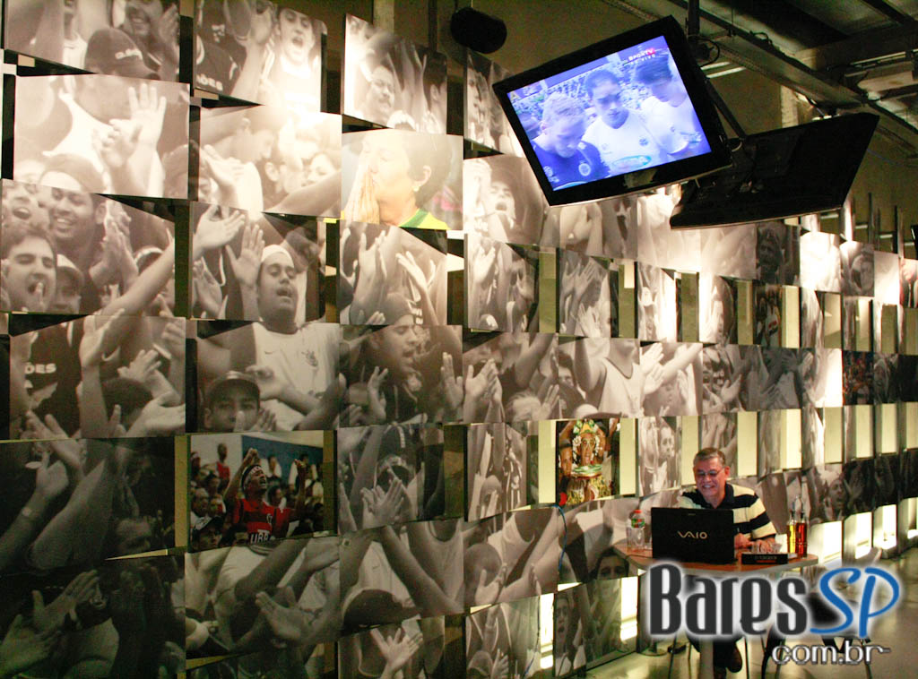 Grupo MBM no Bar O Torcedor, no Estádio do Pacaembu Grupo MBM no Bar O Torcedor, no Estádio do Pacaembu