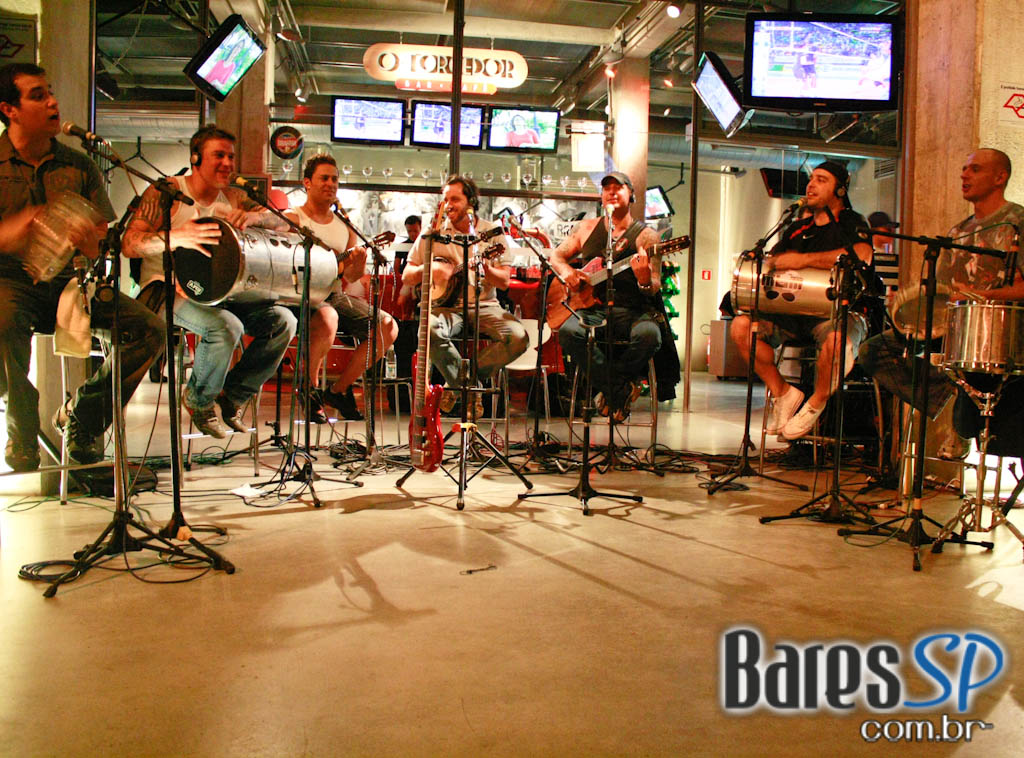 Grupo MBM no Bar O Torcedor, no Estádio do Pacaembu Grupo MBM no Bar O Torcedor, no Estádio do Pacaembu