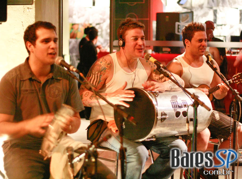 Grupo MBM no Bar O Torcedor, no Estádio do Pacaembu Grupo MBM no Bar O Torcedor, no Estádio do Pacaembu