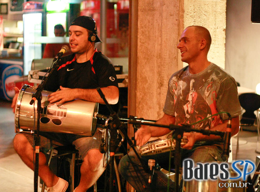 Grupo MBM no Bar O Torcedor, no Estádio do Pacaembu Grupo MBM no Bar O Torcedor, no Estádio do Pacaembu