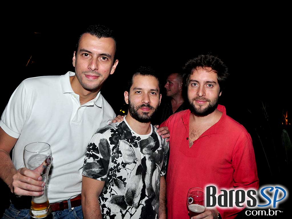 Drake's Bar promove degustação de cervejas com preços promocionais Drake's Bar promove degustação de cervejas com preços promocionais