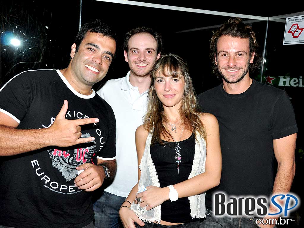 Drake's Bar promove degustação de cervejas com preços promocionais Drake's Bar promove degustação de cervejas com preços promocionais