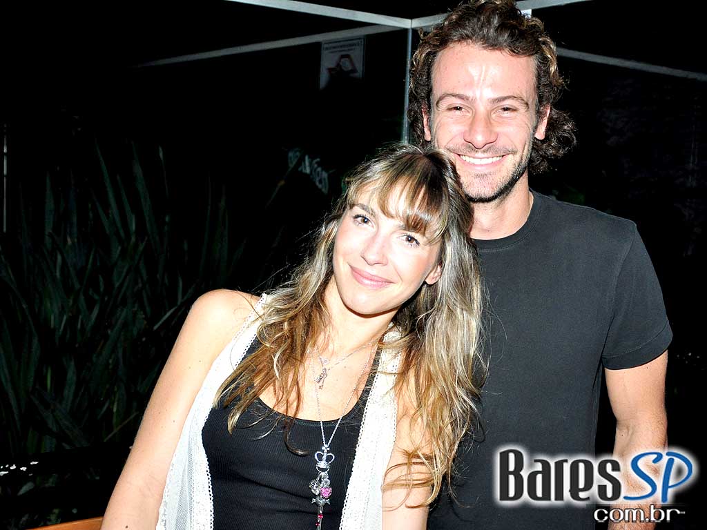 Drake's Bar promove degustação de cervejas com preços promocionais Drake's Bar promove degustação de cervejas com preços promocionais