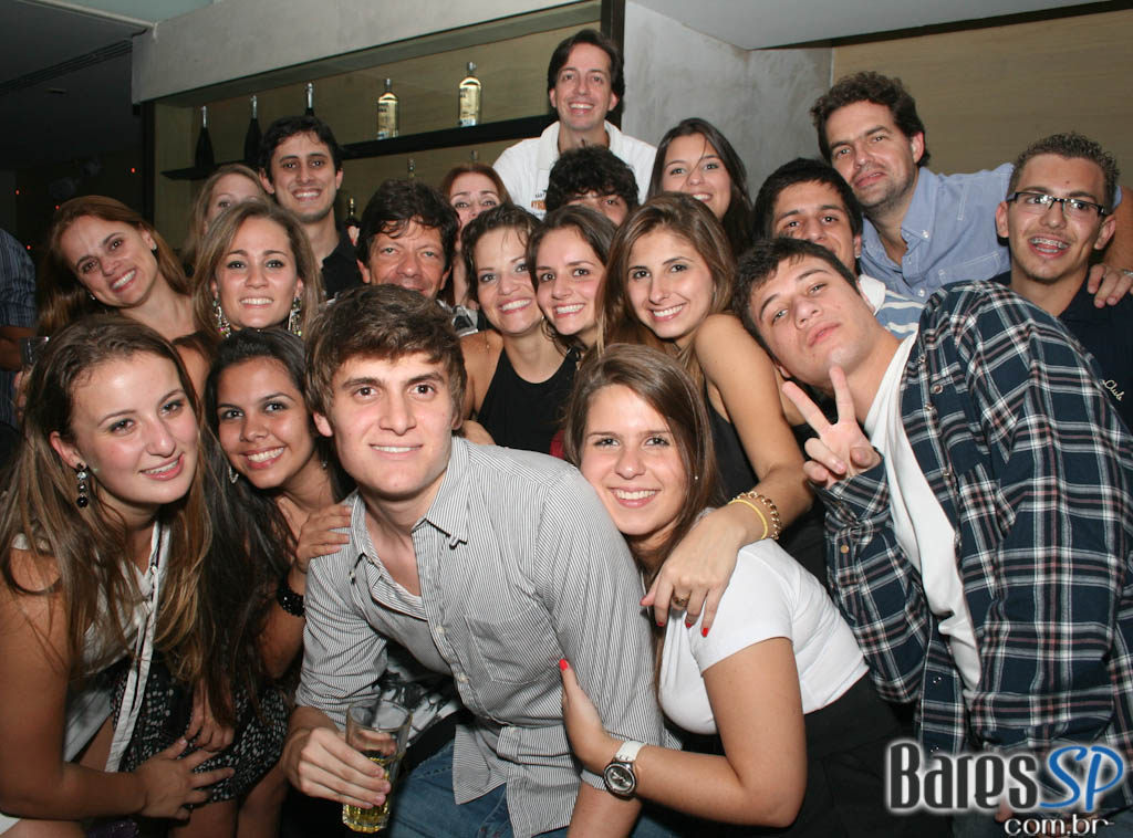 Escape Bar é uma ótima opção para começar o fim de semana bem! Escape Bar é uma ótima opção para começar o fim de semana bem!