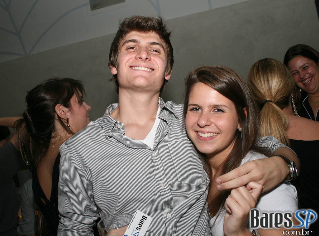 Escape Bar é uma ótima opção para começar o fim de semana bem! Escape Bar é uma ótima opção para começar o fim de semana bem!