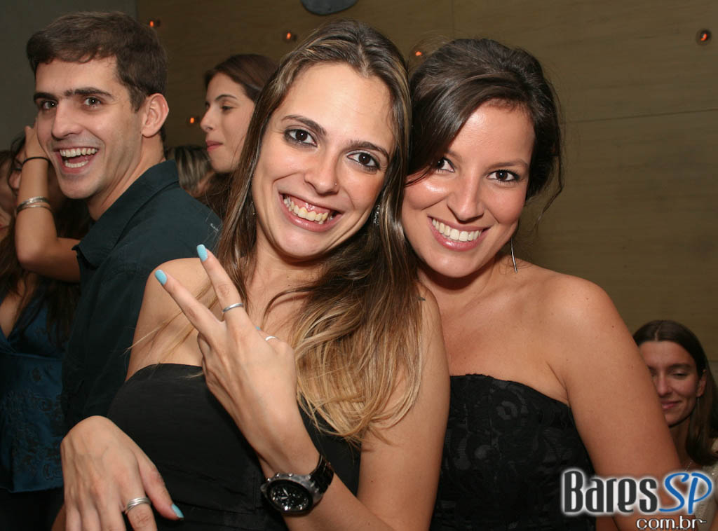 Escape Bar é uma ótima opção para começar o fim de semana bem! Escape Bar é uma ótima opção para começar o fim de semana bem!