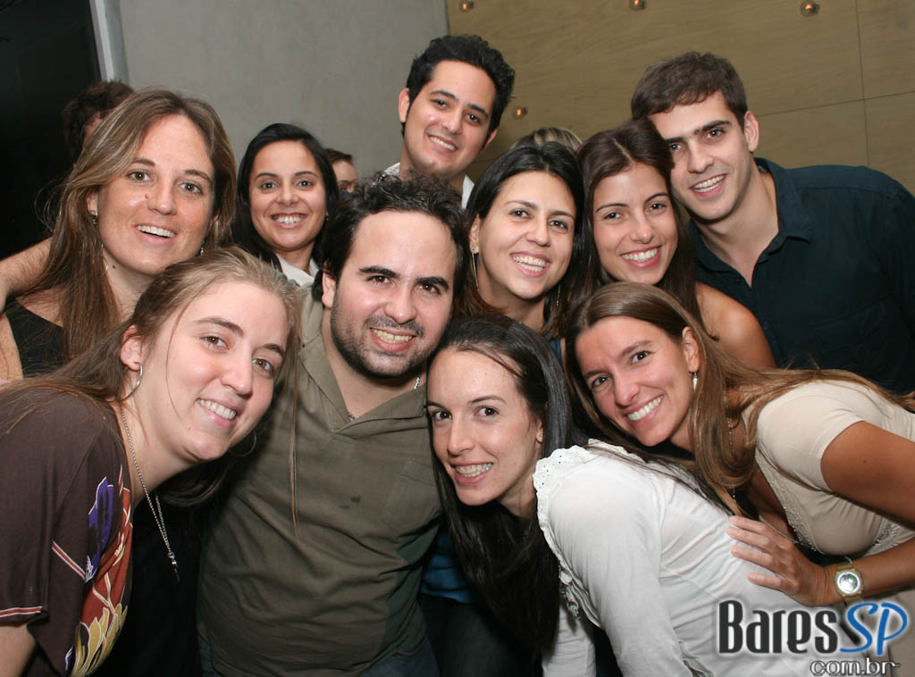 Escape Bar é uma ótima opção para começar o fim de semana bem! Escape Bar é uma ótima opção para começar o fim de semana bem!