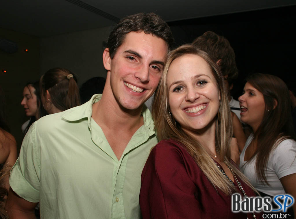 Escape Bar é uma ótima opção para começar o fim de semana bem! Escape Bar é uma ótima opção para começar o fim de semana bem!