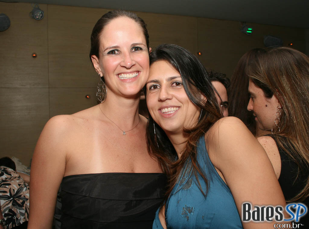 Escape Bar é uma ótima opção para começar o fim de semana bem! Escape Bar é uma ótima opção para começar o fim de semana bem!