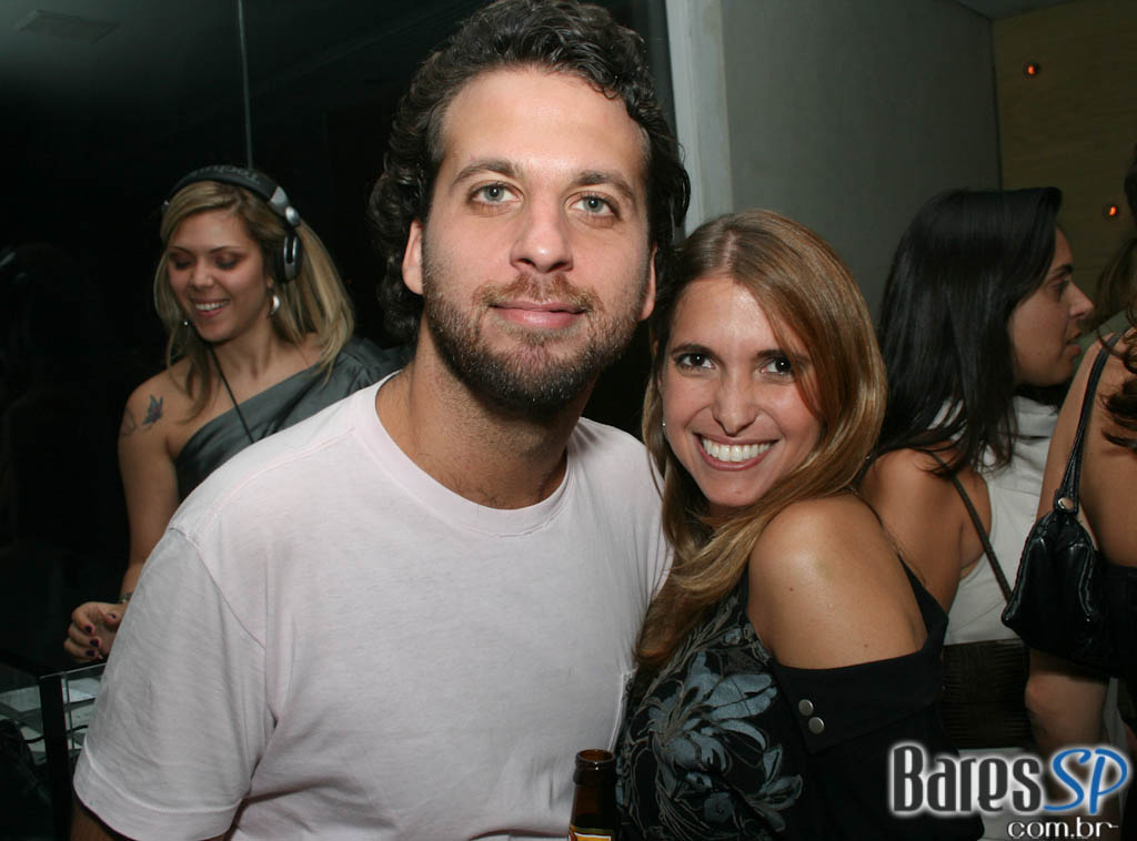 Escape Bar é uma ótima opção para começar o fim de semana bem! Escape Bar é uma ótima opção para começar o fim de semana bem!