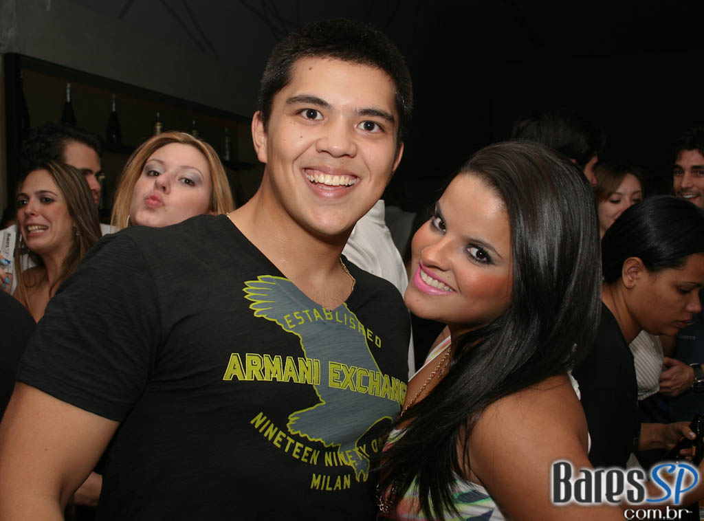 Escape Bar é uma ótima opção para começar o fim de semana bem! Escape Bar é uma ótima opção para começar o fim de semana bem!